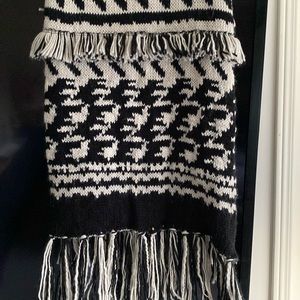 Dynamite Fringe Scarf